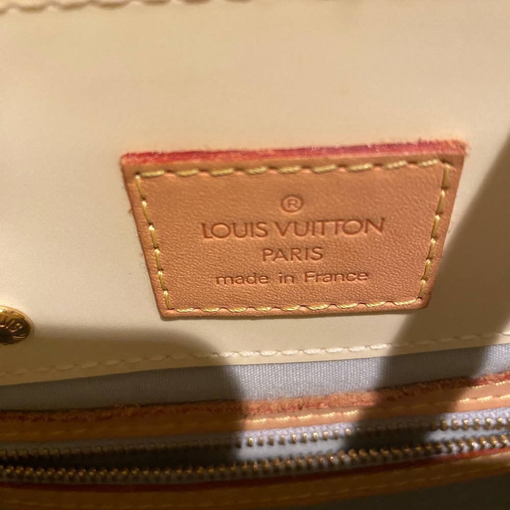 ✨ Louis Vuitton ✨ ~ Authentic ~ Vernis Reade PM Perle Top Handle/Mini Tote - Picture 4 of 16